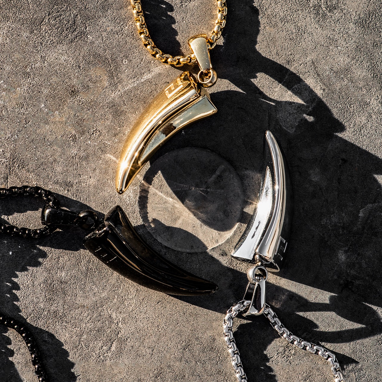 Tiger Claw Necklace in Gold