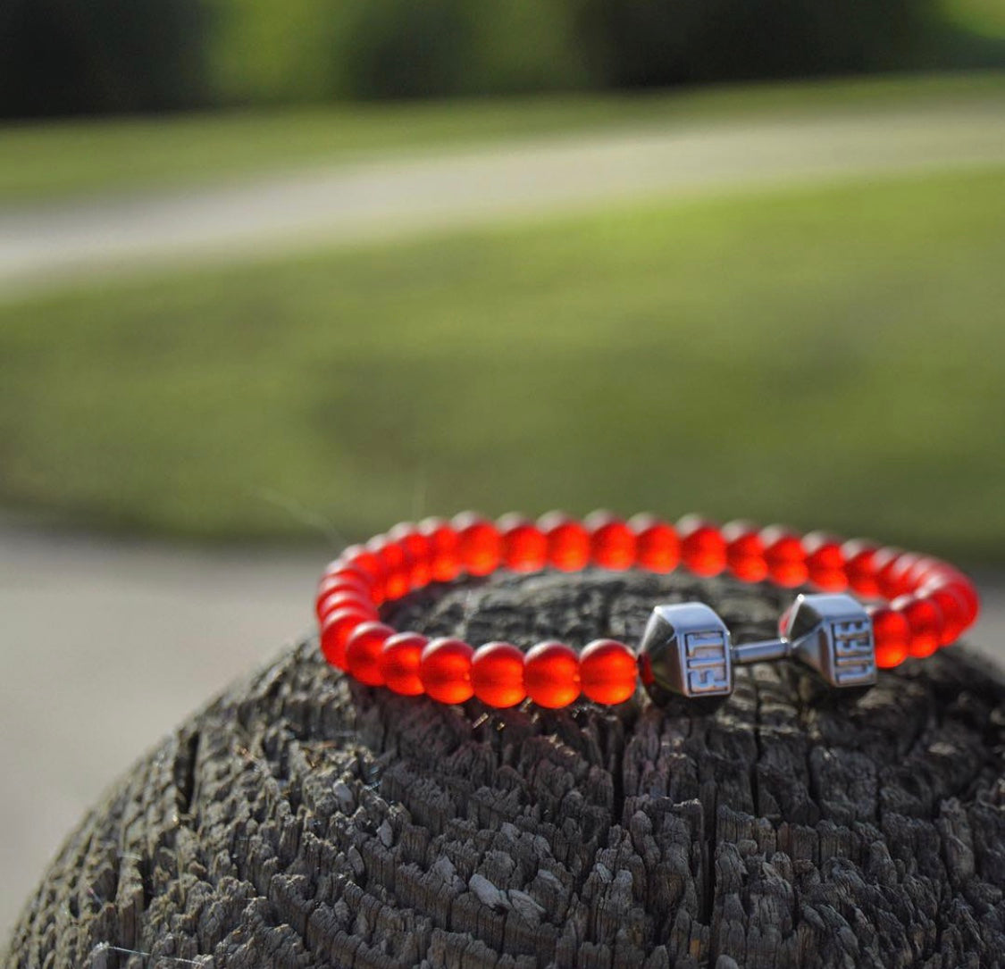 Red dumbbel bracelet
